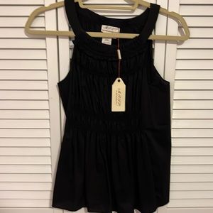 Black poplin top with ruching